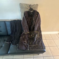 Pakistani suit
