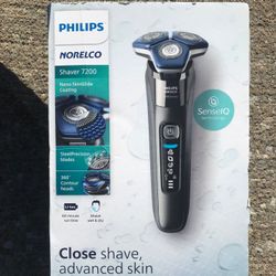 Philips Norelco Shaver 7200