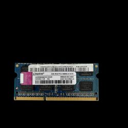Kingston 2GB 2Rx8 PC3-10600S-9-10-F0 DDR3 SODIMM RAM module.