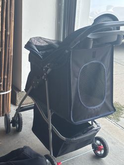 Dog stroller - like new