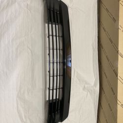 Front Bumper Grille - 2012-2015 Toyota Prius 