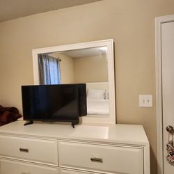 White Queen Bedroom Set