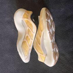 Yeezy 700’s Mono Safflower