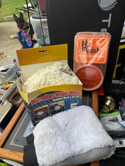Car Detailing Kit – Microfiber Mitts & Nu Finish Polish