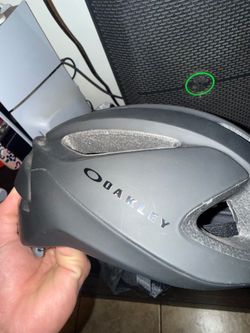 Oakley Cycling Helmet