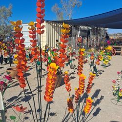 Metal Yard Art, Wind Spinners & POTTERY 🌵 🌺 