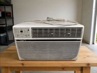 Comfort~Aire Air Conditioner 12,000 BTU