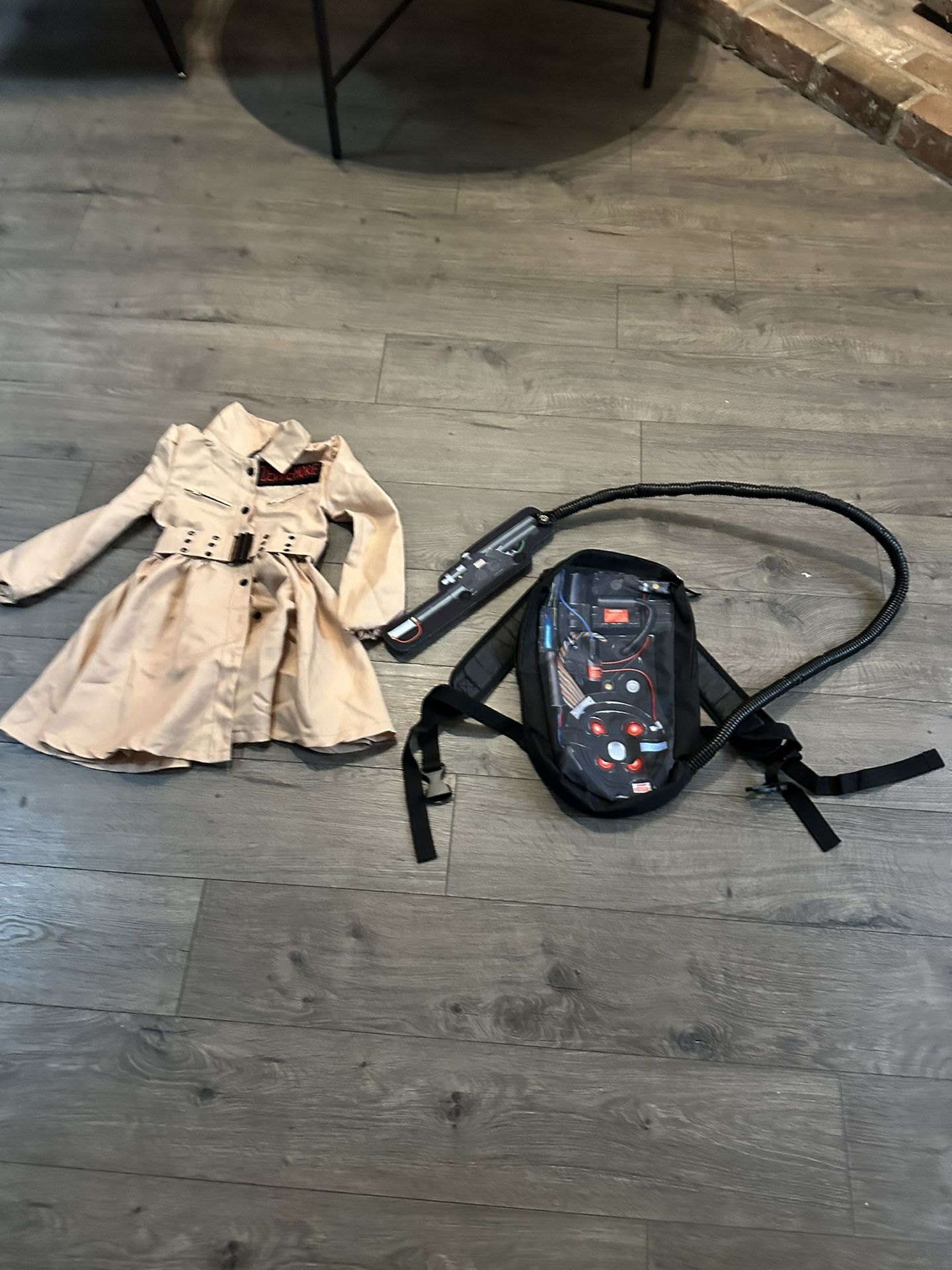 Ghostbuster  Girl costume 4 T 💝Lot Includes 2 Ghostbuster Stuff