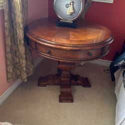 End Table , Great Condition