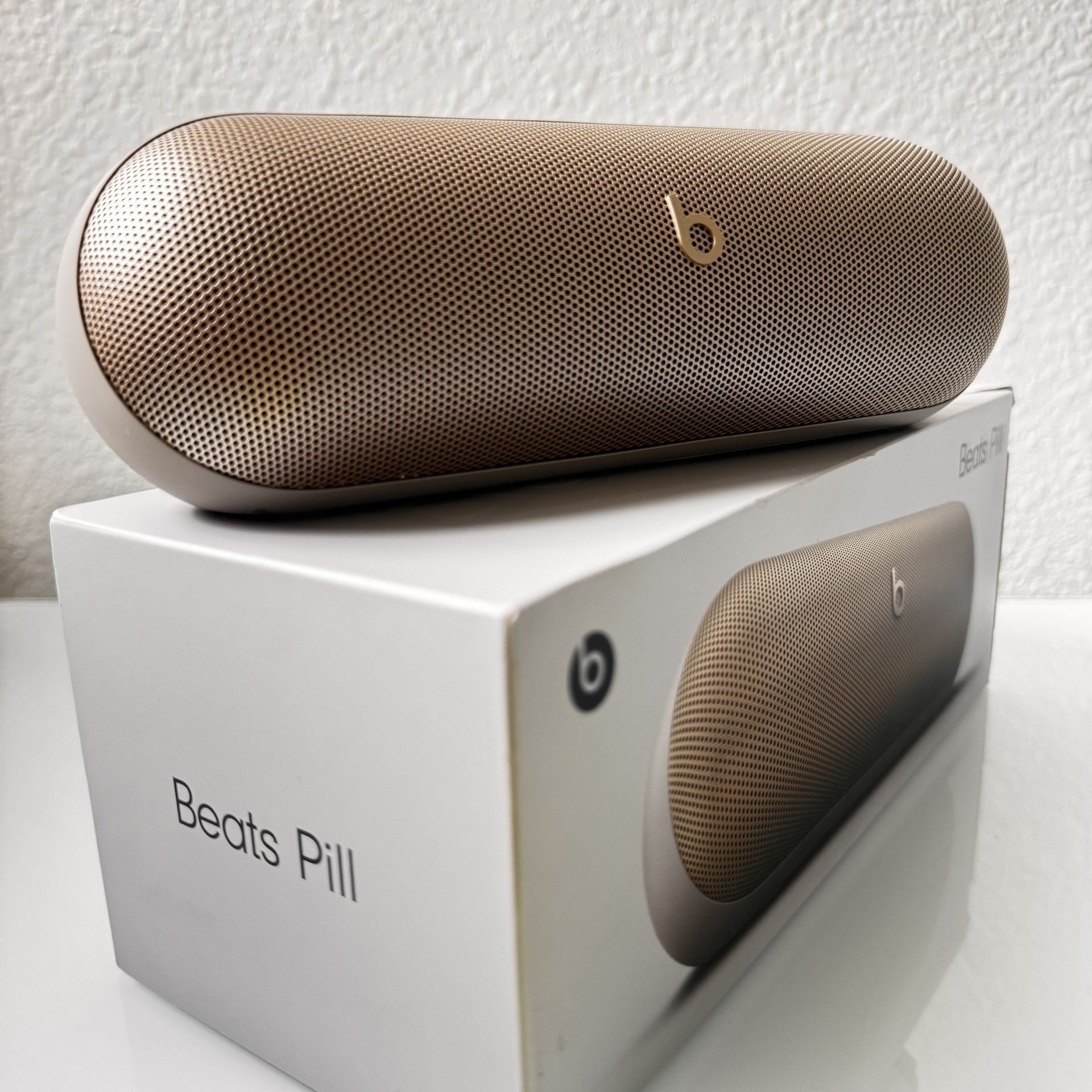 Beats Pill Champagne Gold