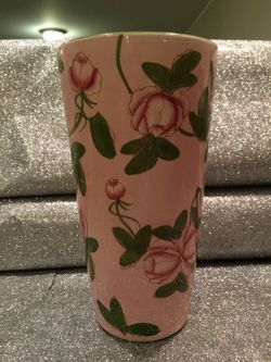 Beautiful vase 9 inch tall