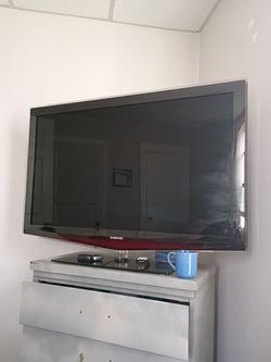 Samsung 46 inch flat screen tv