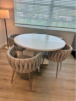 Dinning Set Table w/ 4 chairs