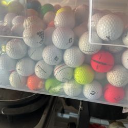 30 Golf Balls 15$