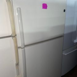 GE Top Freezer Refrigerator Almond 