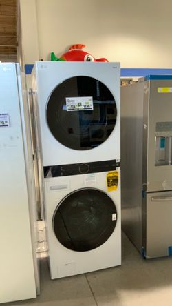 LG Wash Tower Stacked 4.5 cu.ft. Front Load Washer & 7.4 cu.ft. Gas Dryer $1,250