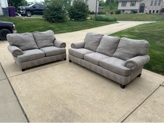 Couch And Loveseat Sofa In Great Condition FREE DELIVERY