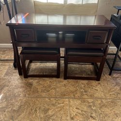 Multiple Pieces Of Furniture