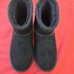 Black Boots, Botas