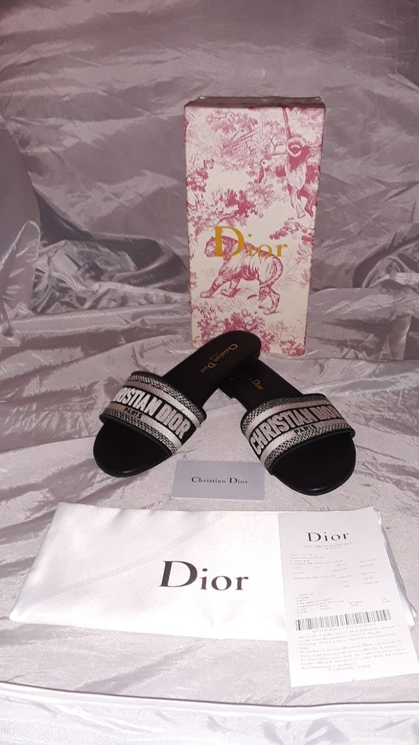 tan dior slides