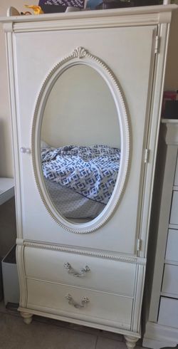 Very elegent long dresser