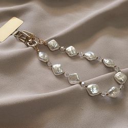 Baroque Pearl Phone Wristlet 
