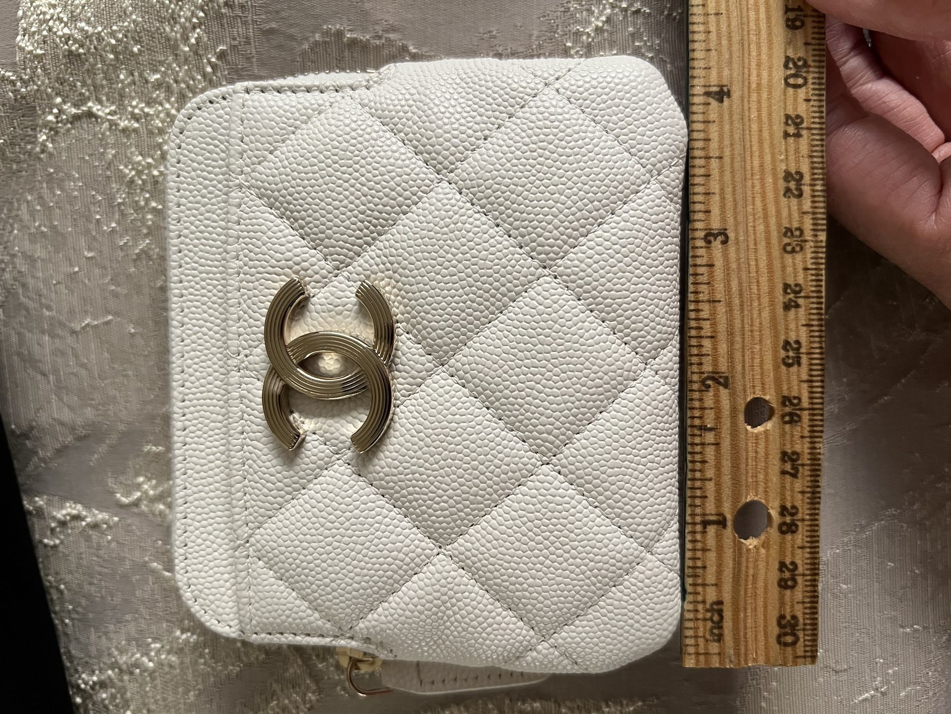 Chanel Hammered Metallic Calfskin Quilted Zip Coin Purse Gold for Sale in  Alta Loma, CA - OfferUp