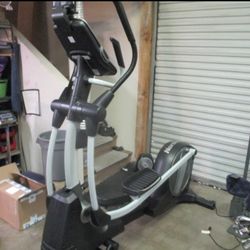 Used Norictrack SE7.1 Spacesaver ELLIPTICAL ( Read the Description )
