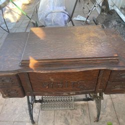 Antique Sewing Machine 