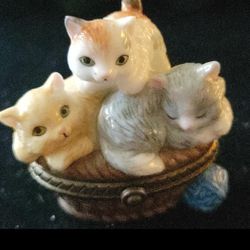 Porcelain Cat Trinket Box