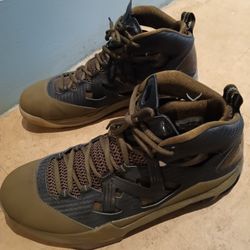 Size 13 Nike Melo M9