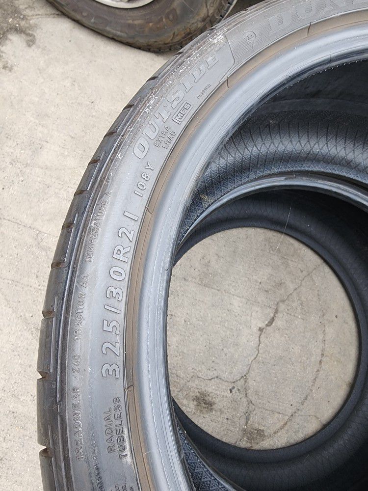 2) 325 30 21 Dunlop Run Flat Tires for Sale in Bell Gardens, CA OfferUp