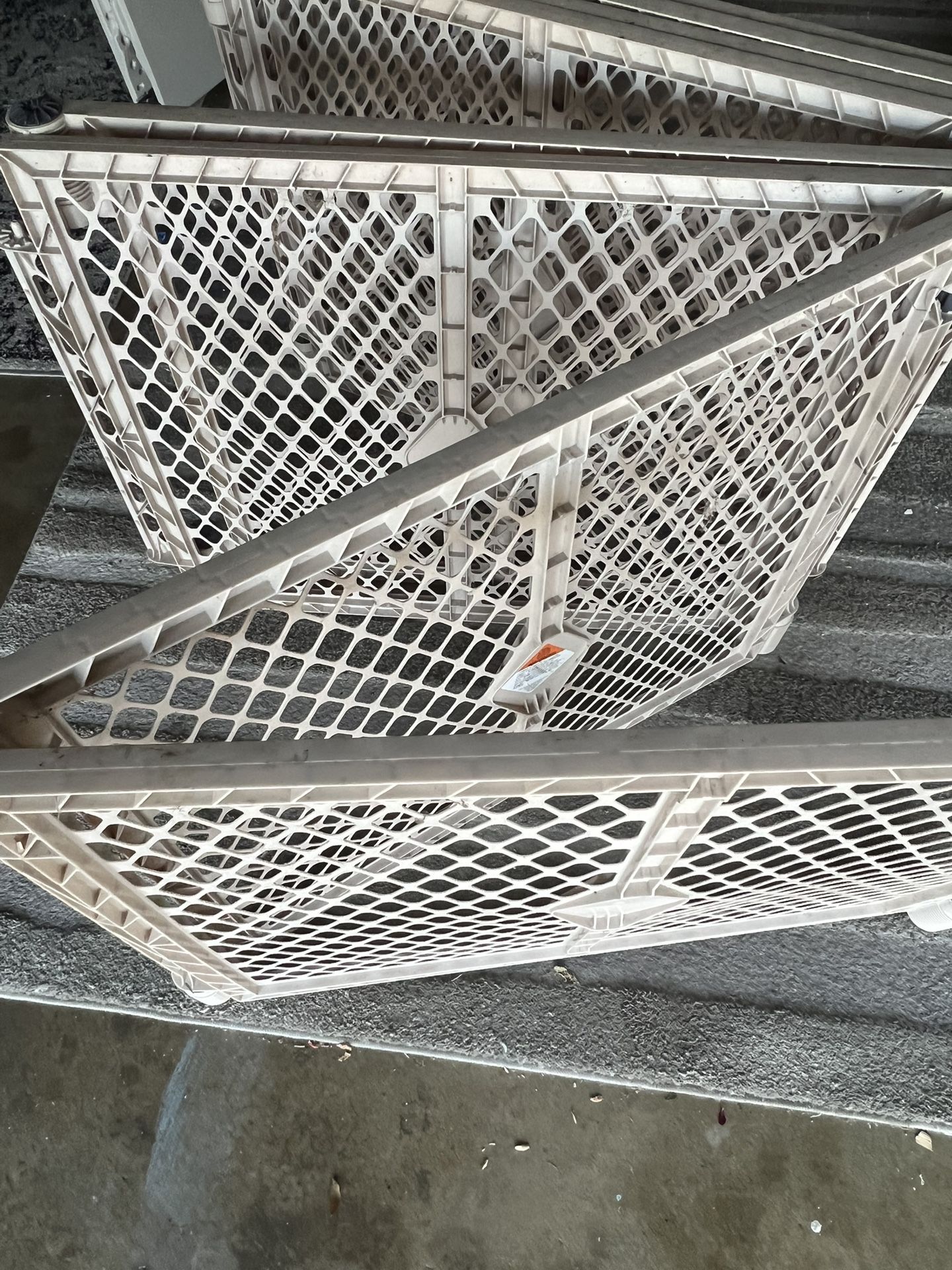 Plastic Connecting Gate