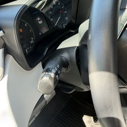 2023 Toyota coralla runs and drives very well salvage title