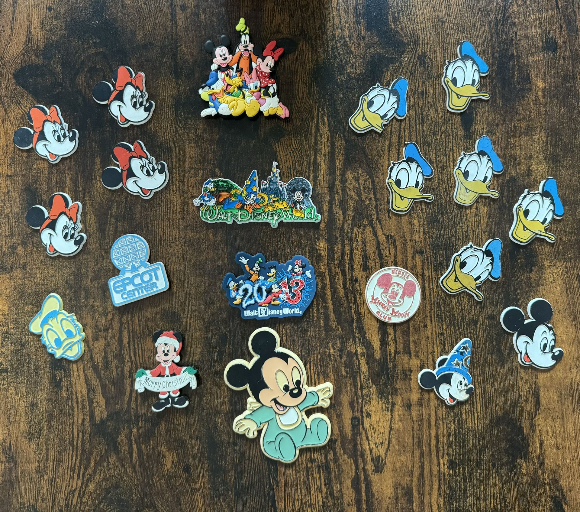 Disney Lot of Mostly Vintage Magnets Mickey Minnie Goofy Donald etc $25 for All xox