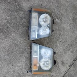 Chevy Pick Up Van Sierra Avalanche 1(contact info removed) 2007 Headlights