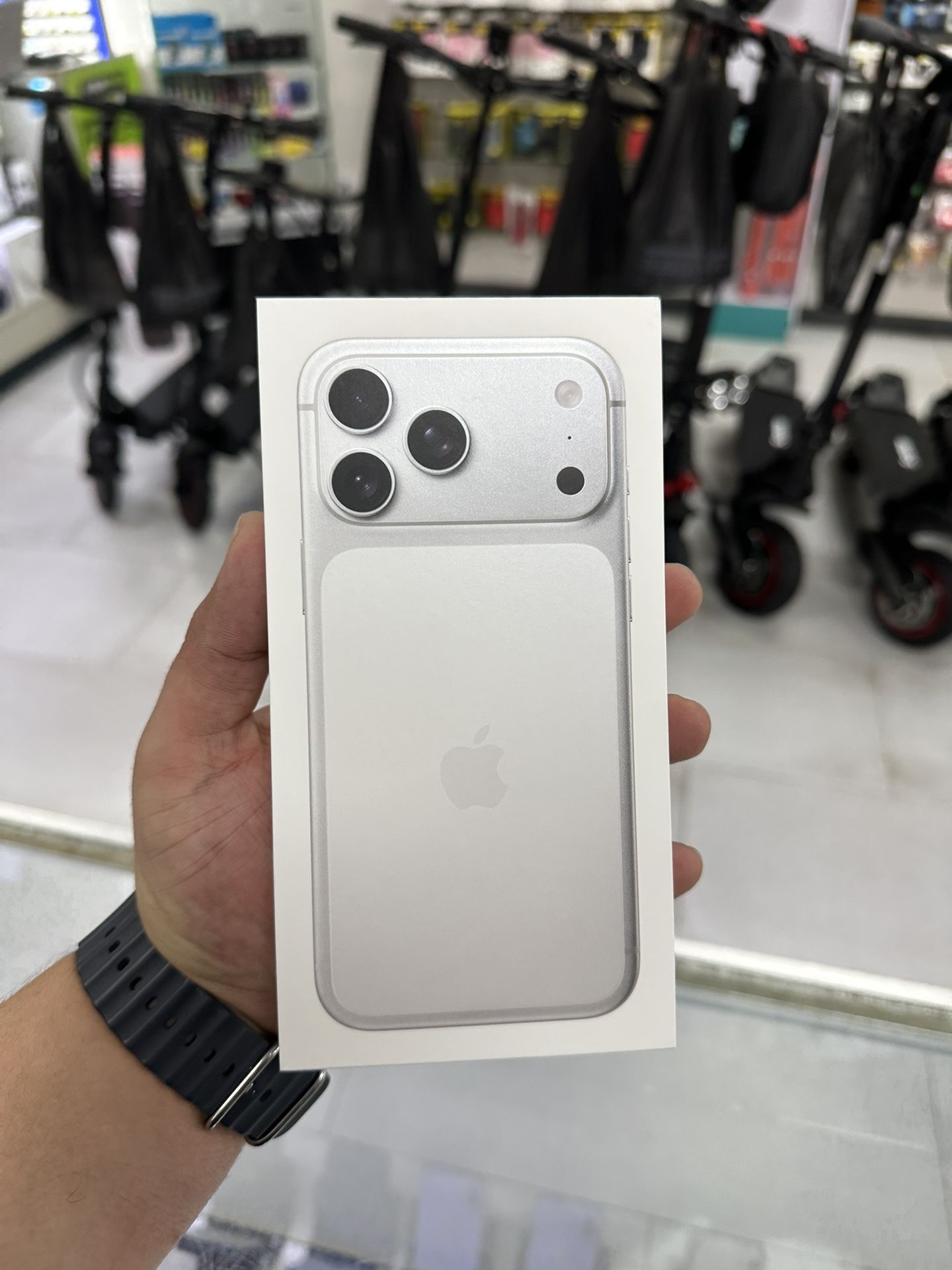 iPhone 17 Pro Max Unlocked 512GB! Finance For $50 Down Payment!!