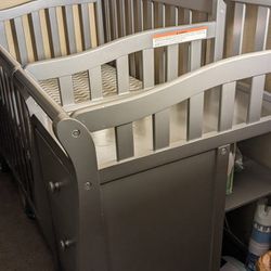 Very cute baby crib 
