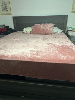 King size bed