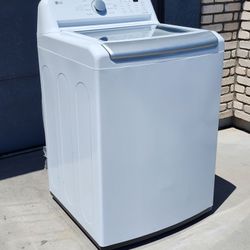 "LG" WASHER RECENT MODEL TOPLOADER ULTRA KING SIZE CAPACITY
IN VERY GOOD CONDITION  4 MONTHS OF 
WARRANTY  DELIVER & INSTALLATION FREE