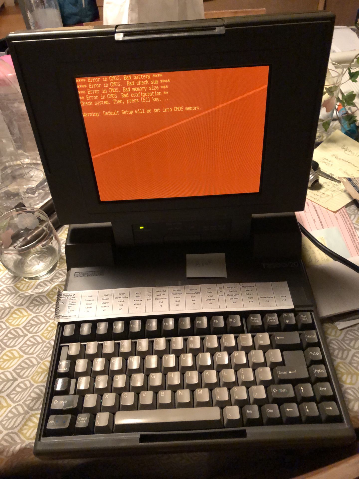 Vintage Toshiba laptop computer (WORKS!)