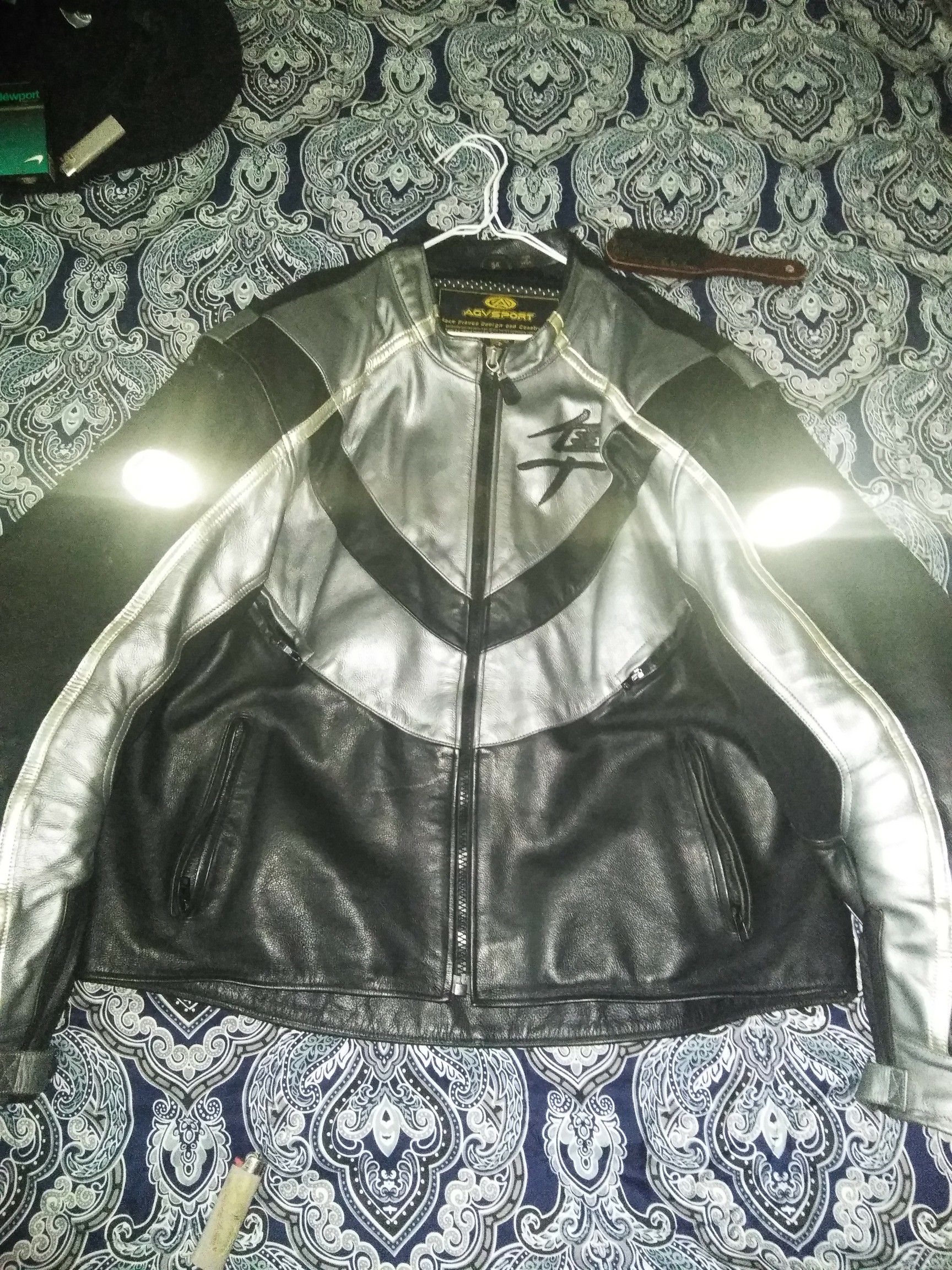 Full leather fully padded Suzuki motor cycle jacket size 54.
