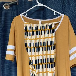 LuLRoe Medium Shirt With Tall And Curvy Leggings