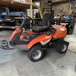 Husqvarna R322t AWD Mower