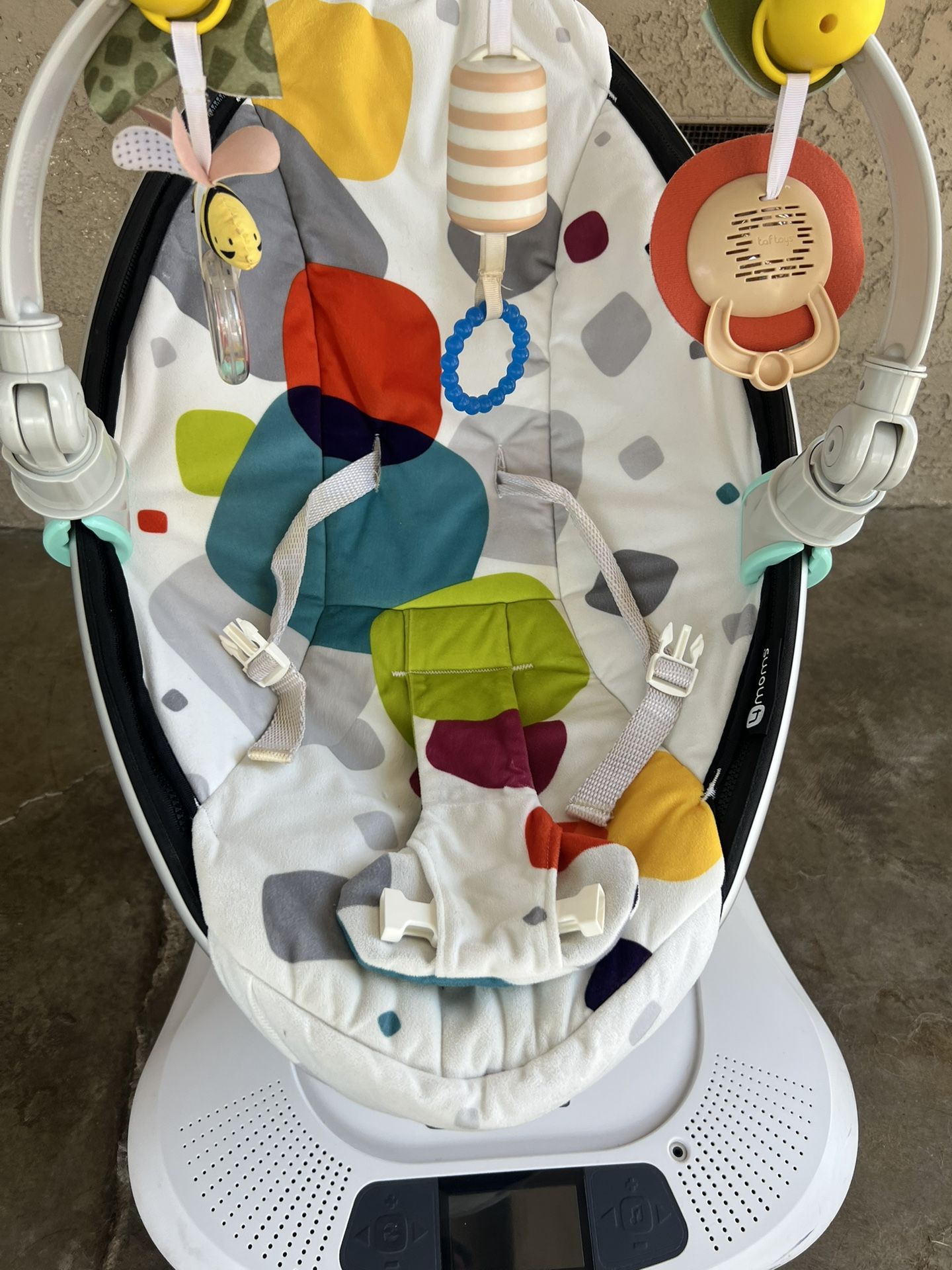 4Moms MamaRoo Multi-Motion Baby Swing