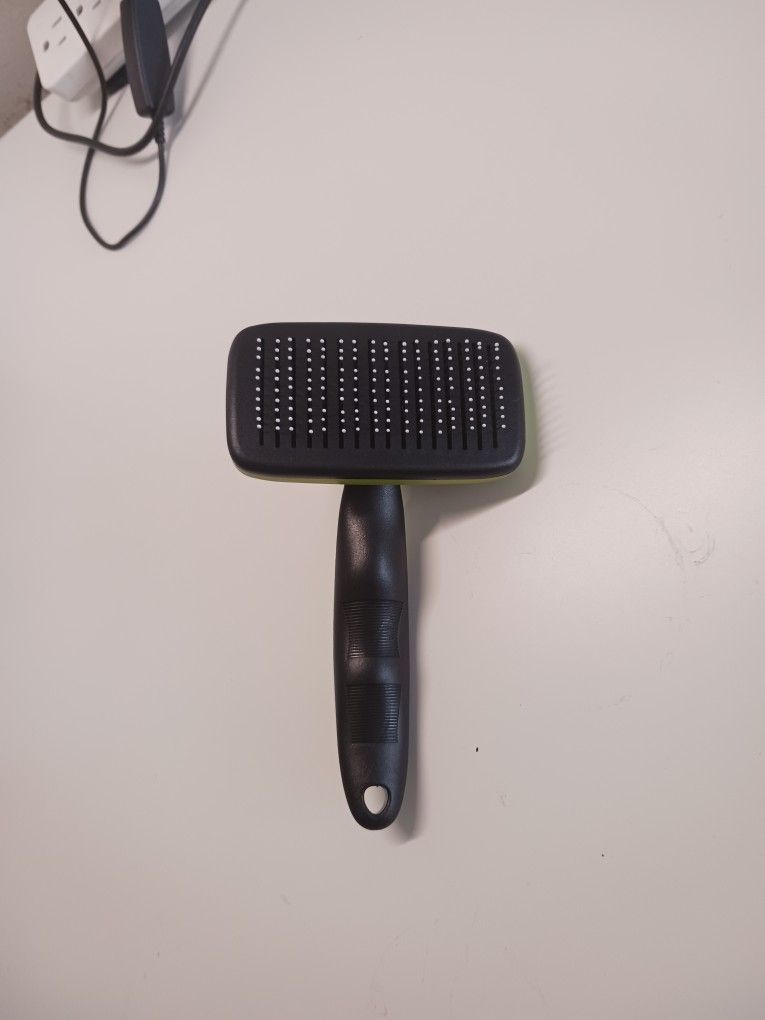 New brush for Pet with safe brush.
Only 5 dollars.
Incredible deal