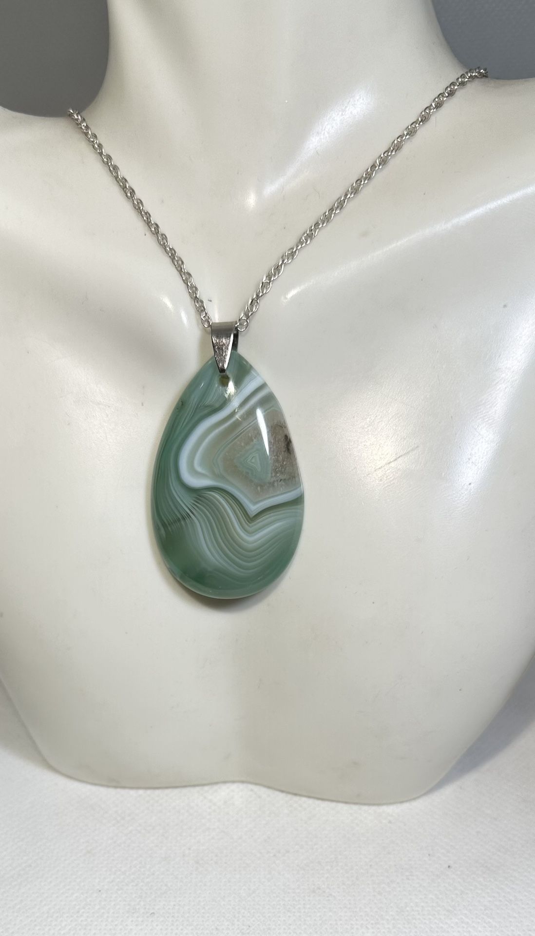 White And green Agate Charm Necklace 