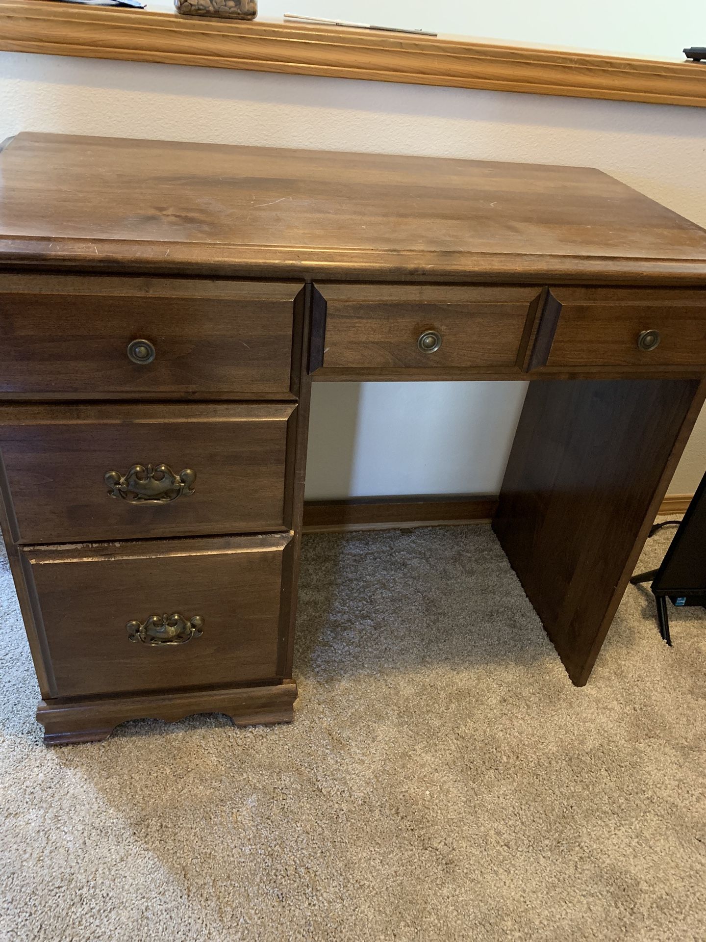 Desk for Sale in Dupont, WA OfferUp