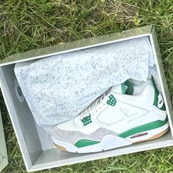 Jordan 4 X Nike SB “Pine Green”