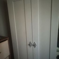 Armoire